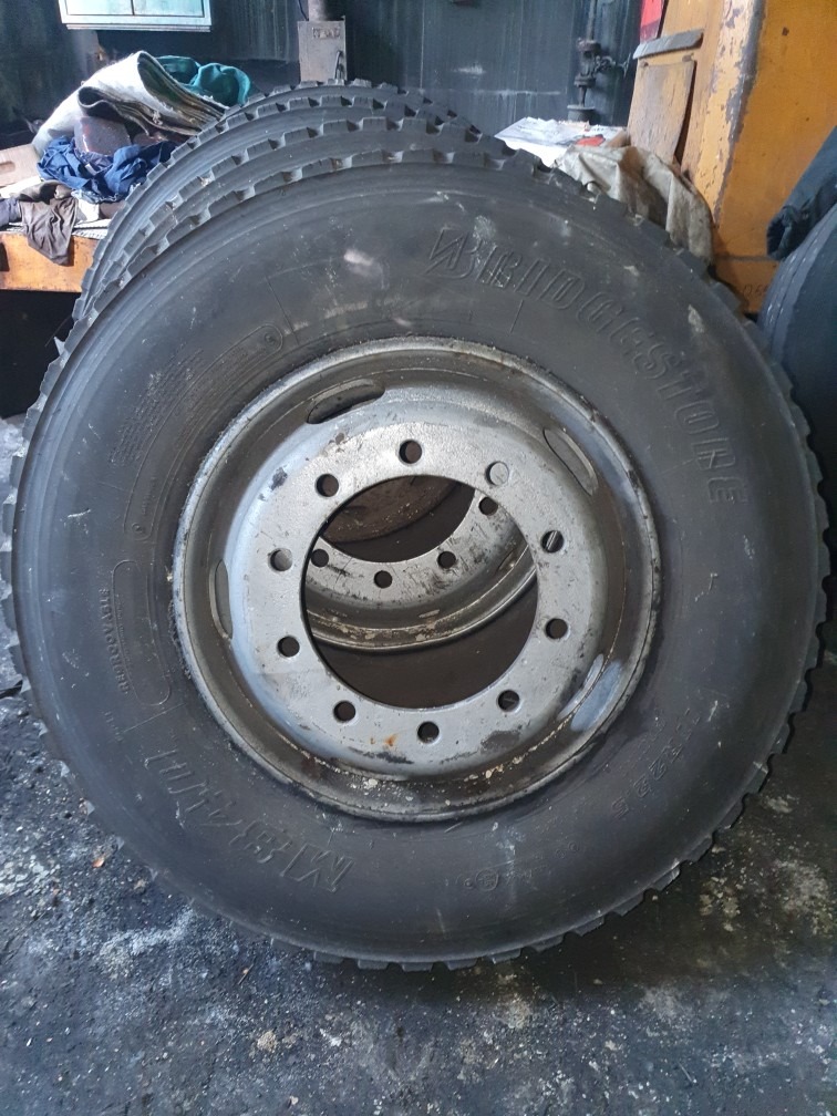 4 ШИНИ BRIDGESTONE 11R22,5 M840 Z ДИСКАМИ 