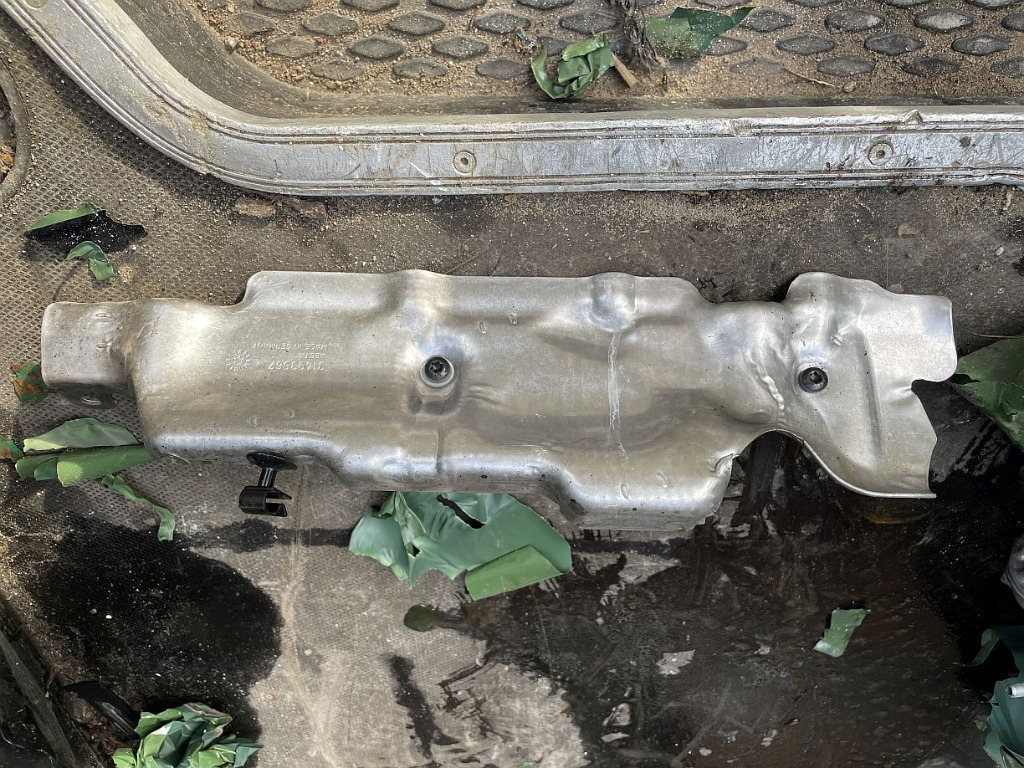 ЗАХИСТ ТЕПЛОВА VOLVO 31493567 VOLVO XC60 II XC40 V90 2.0 B5 MILD-HYBRID 