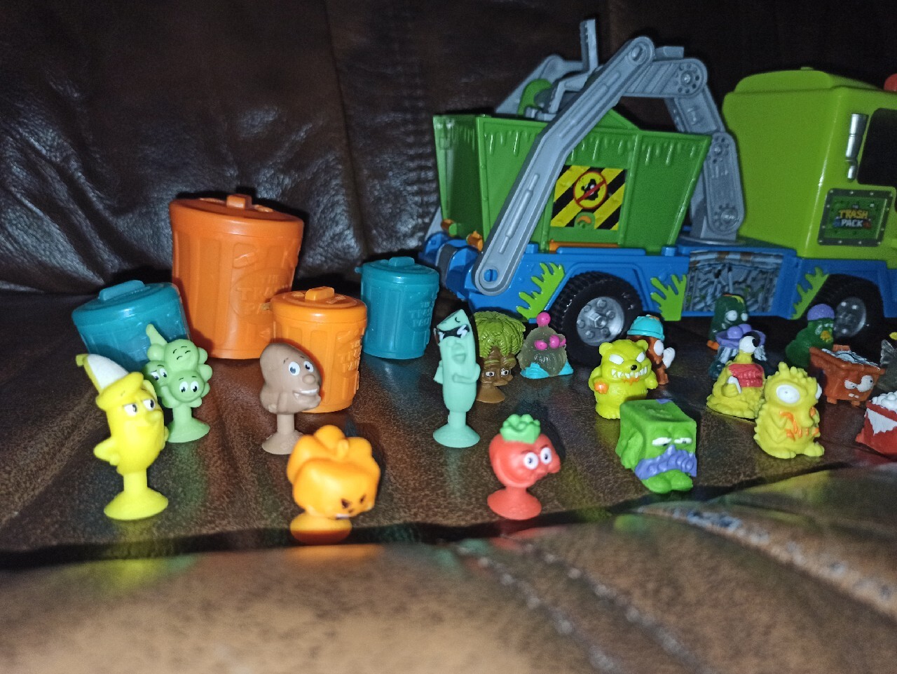 TRASH PACK śmieciarka kontenerowa UFT śmieciaki Lubin Kup teraz na