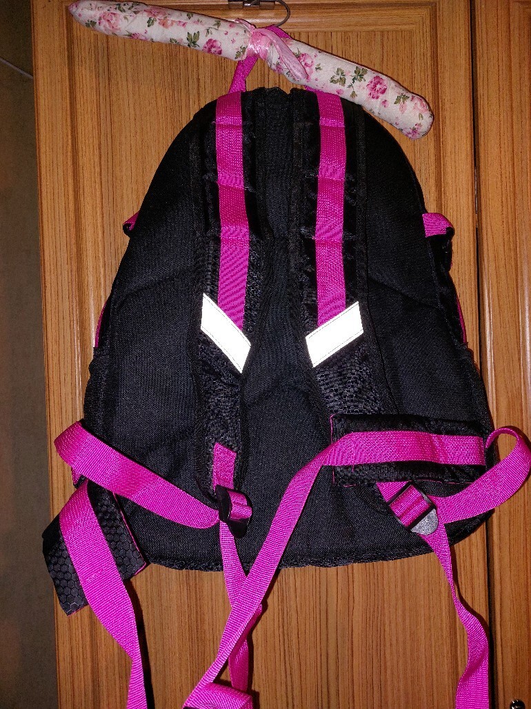 Zdjęcie oferty: Nowy plecak a4 czarno fuksjowy 