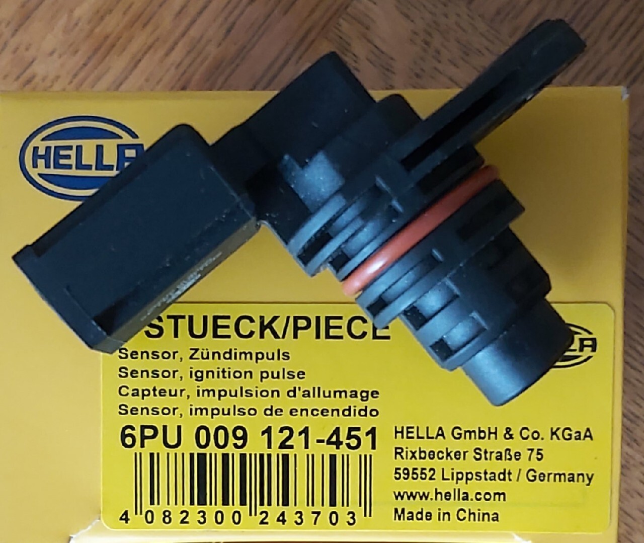HELLA 6PU 009 146-611 Camshaft sensor - 12V - 3-pole - Without cable