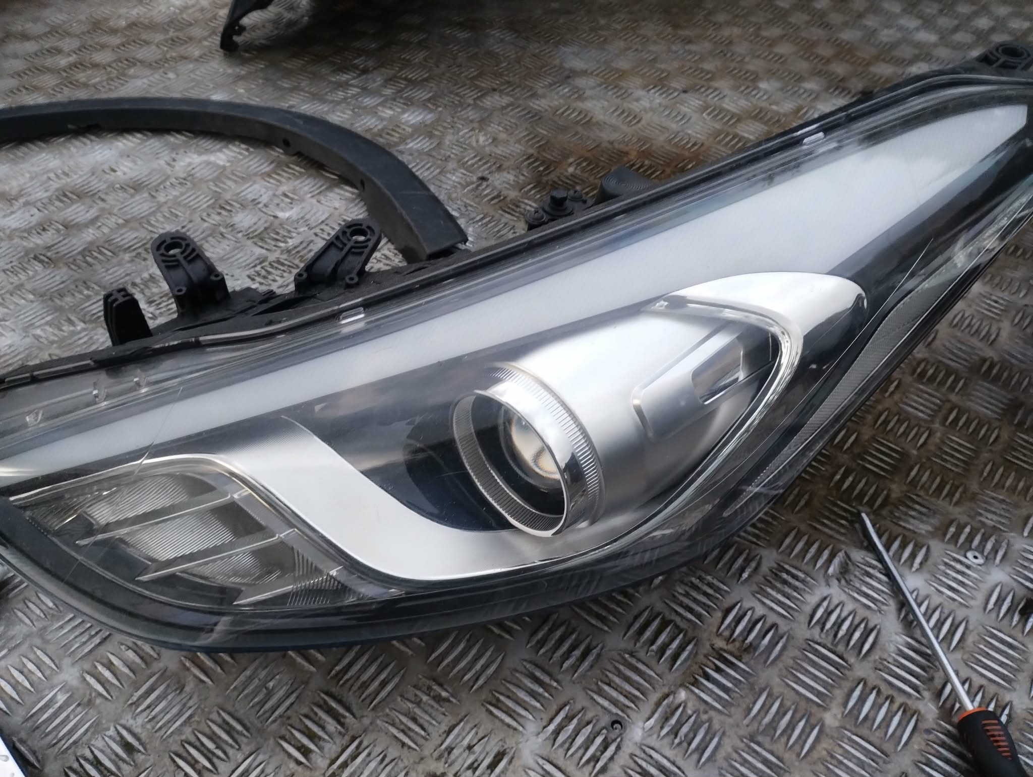 HYUNDAI I30 II 2012-2017 КСЕНОН 92101-A6200 