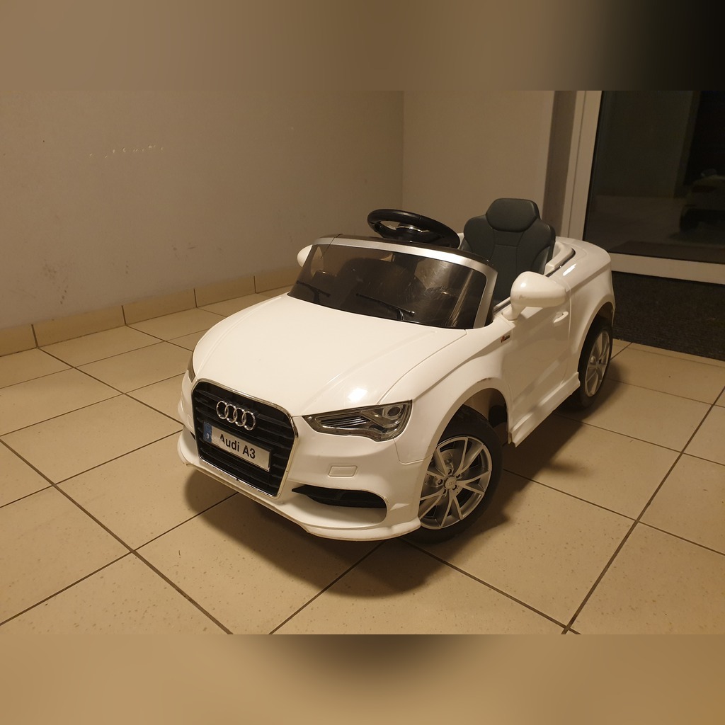 Samochód na akumulator dla dziecka. Audi A3 Cena 180,00