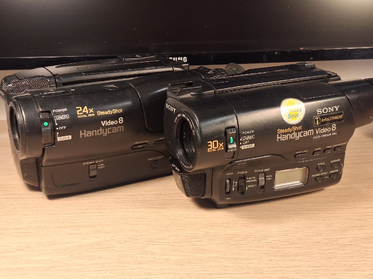 SONY VideoHi8 Handycam CCD-TR12 ⑦ SONY VideoHi8 Handycam CCD-TR12 ⑦ Amazon.com : Sony CCD