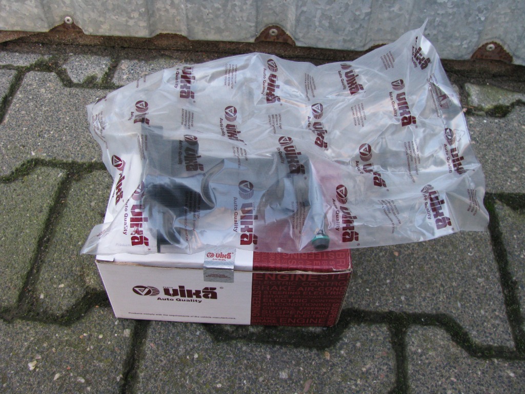 ОМИВАЧ ПРАВИЙ ФОРСУНКА ФАРИ AUDI A5B7 04-08 VIKA 8E0955102D 