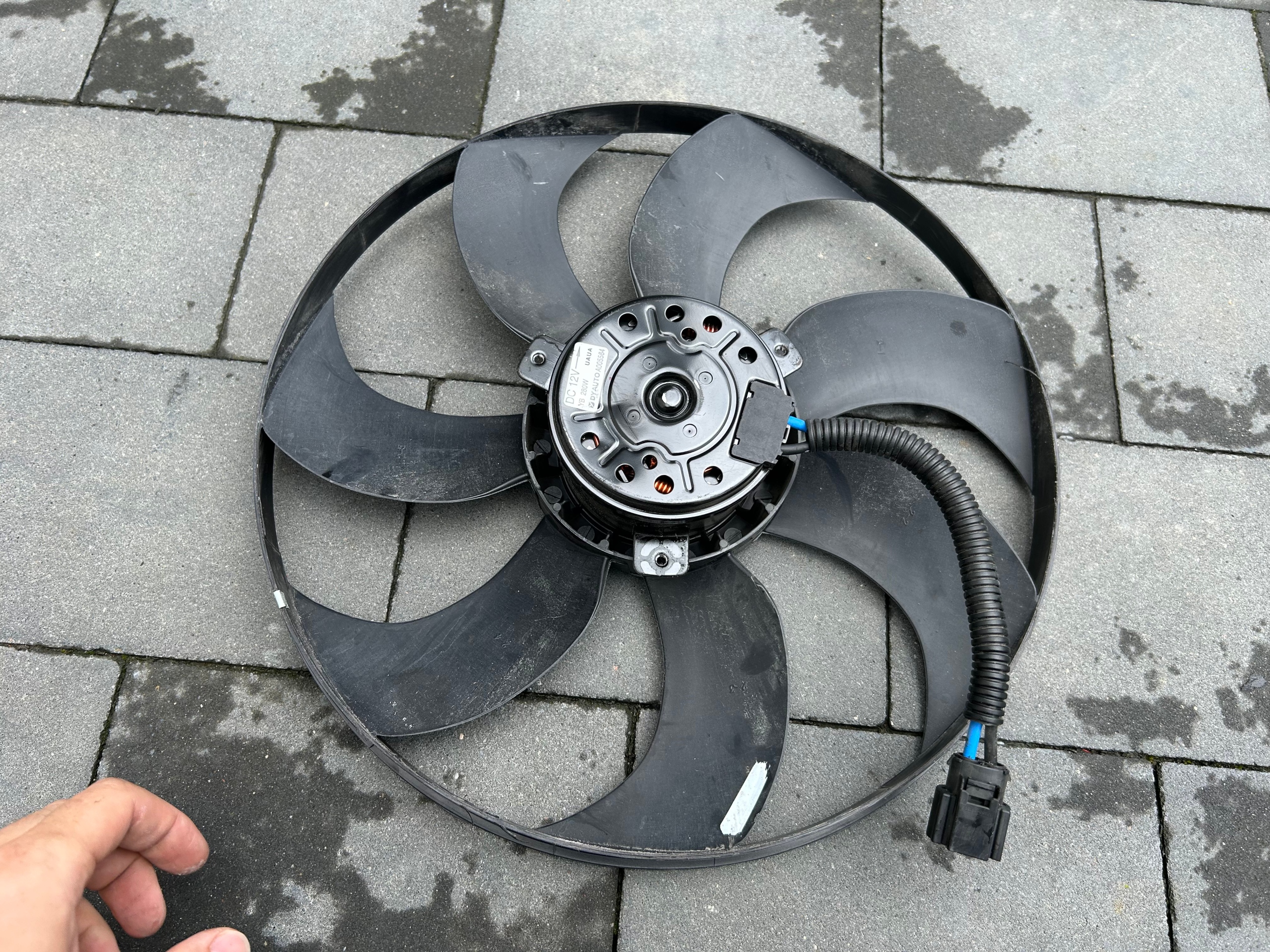 МОТОРЧИК ВЕНТИЛЯТОР 280W 1.0 T-GDI G3LE STONIC РЕСТАЙЛ 21-25 RIO IV A005564 