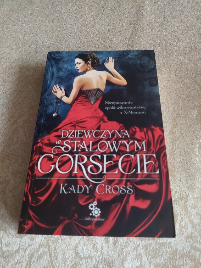 Cross Kady Dziewczyna W Stalowym Gorsecie
