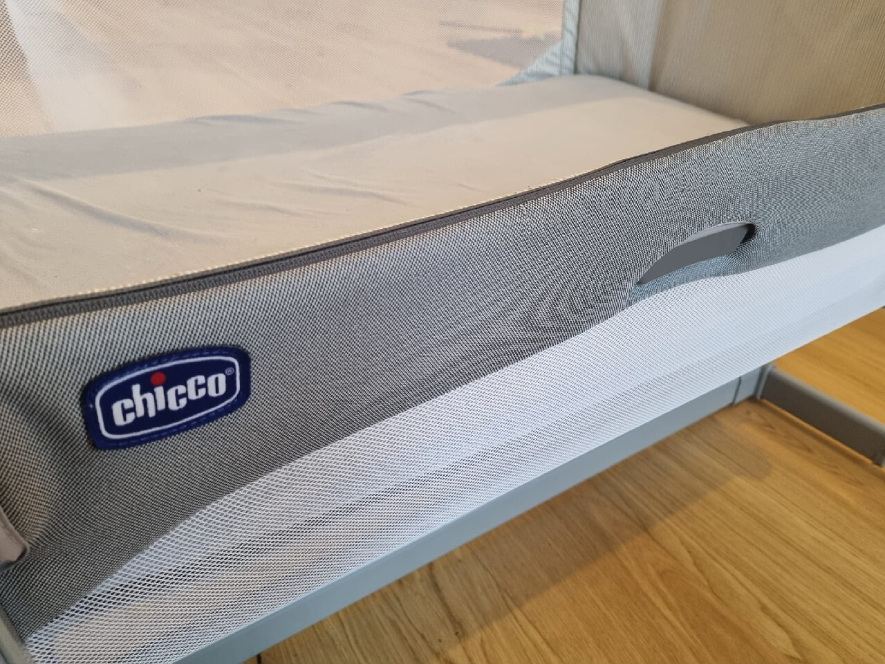 Łóżeczko dostawne Chicco Next2Me Magic Kwaczała Ogłoszenie na