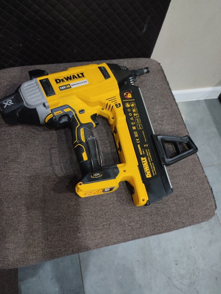 Gwoździarka do betonu Dewalt DCN890 Chojnice Kup teraz na Allegro