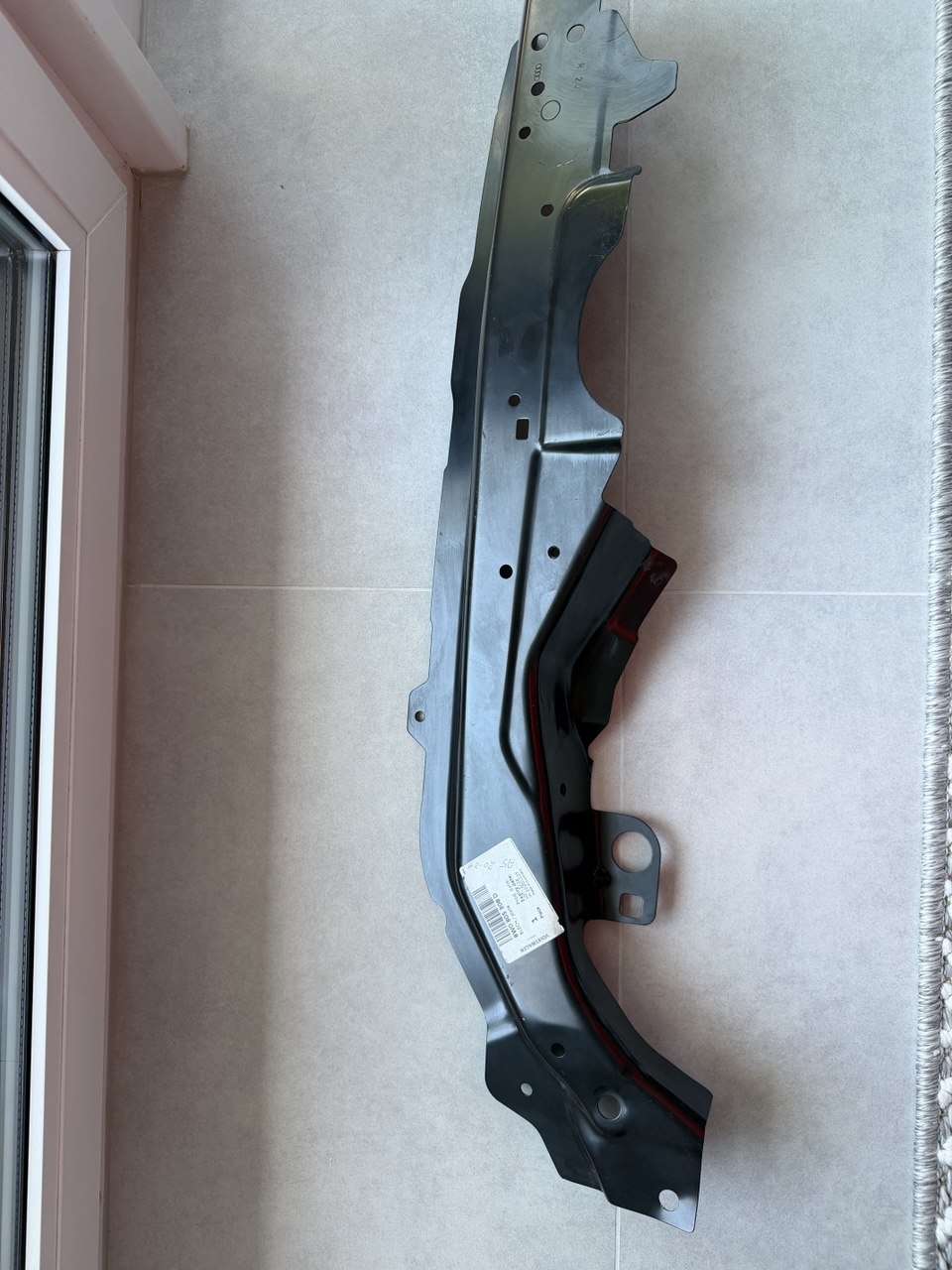 НАКЛАДКА КРІПЛЕННЯ КРИЛА ПРАВА AUDI A4 B9 A5 F5 8W0805308D 
