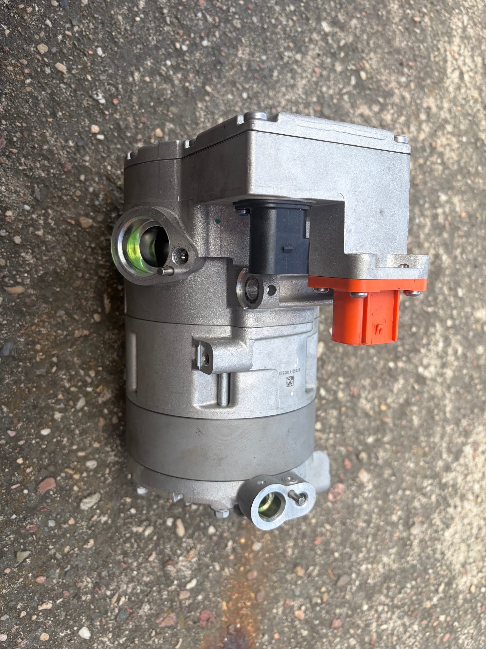 КОМПРЕСОР КОНДИЦІОНЕРА ГІБРИД VW ПАСАТ 3GD816803A 