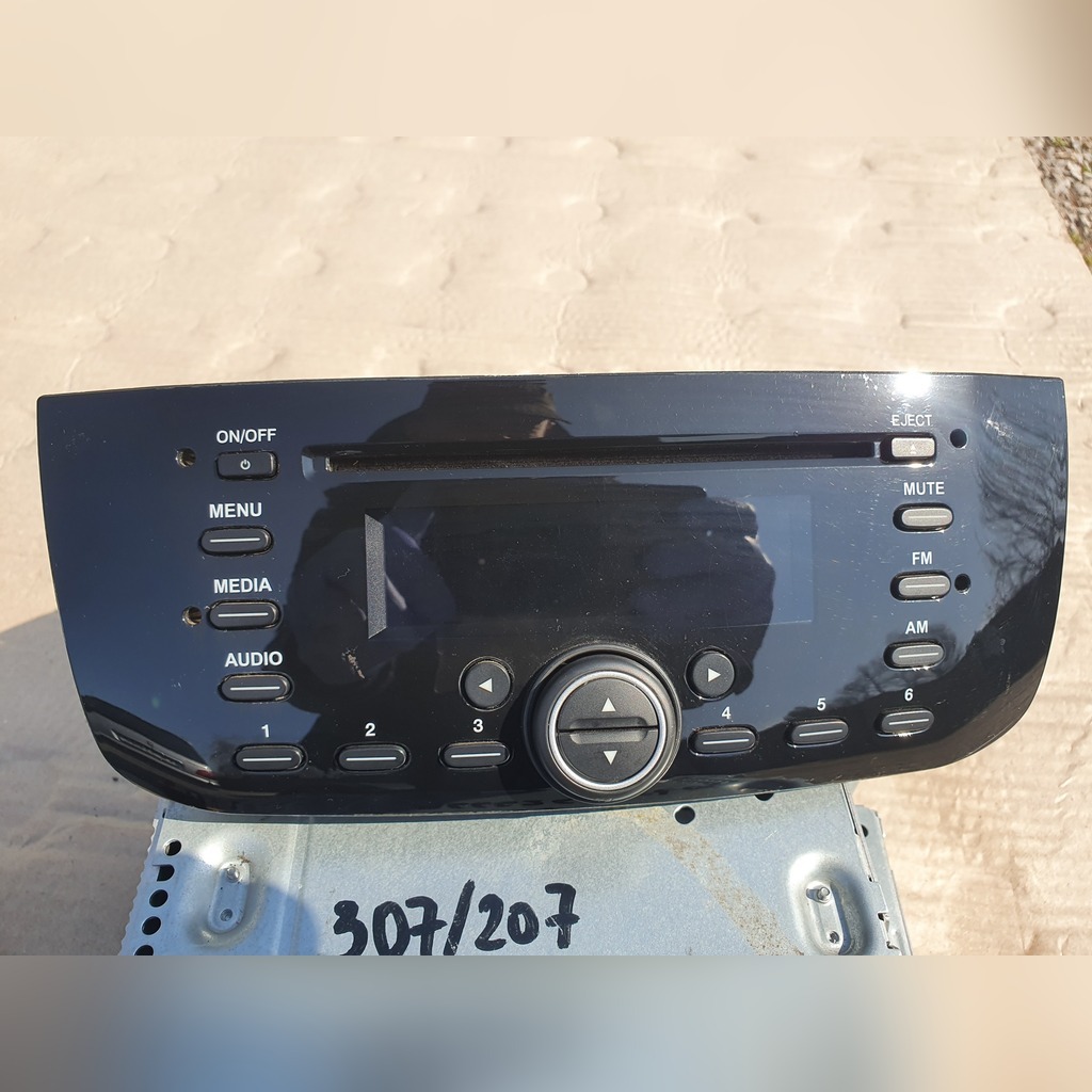 RADIO CD Grande Punto EVO Fiat Oryginał Delphi Cena 199