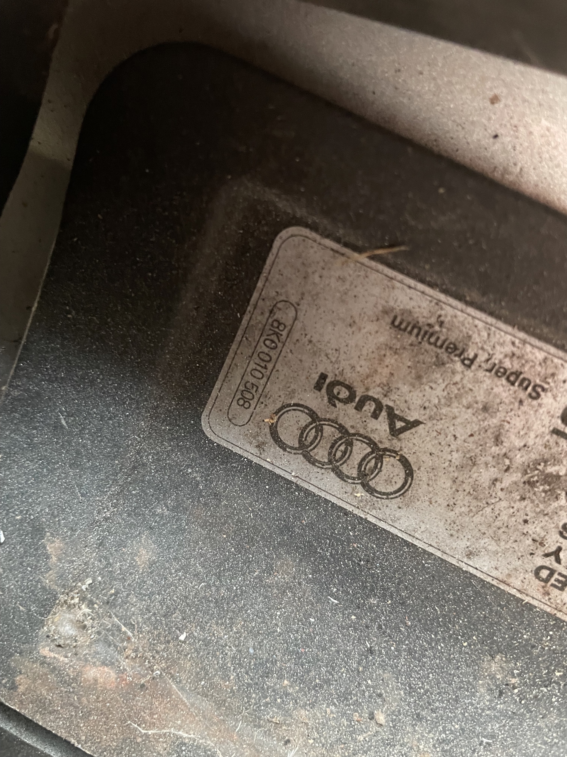 Klapka wlewu paliwa Audi A4 B8 | Ursus | Kup teraz na Allegro Lokalnie