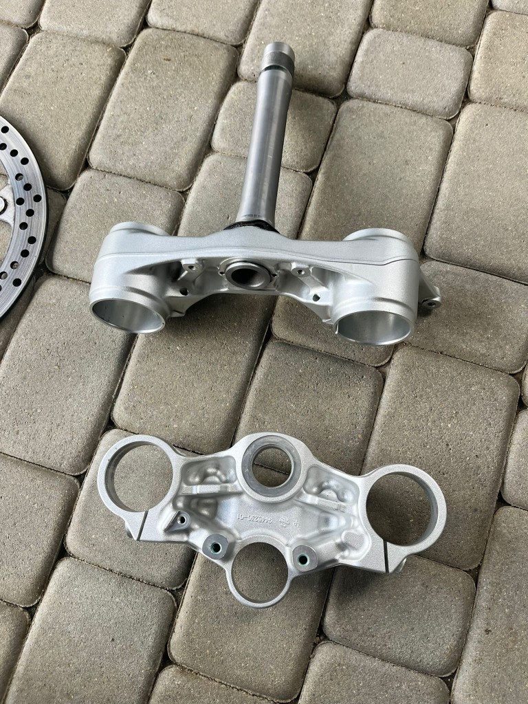 ПОЛИЦЯ ВЕРХНЯ I НИЖНЯ BMW F850 GS 