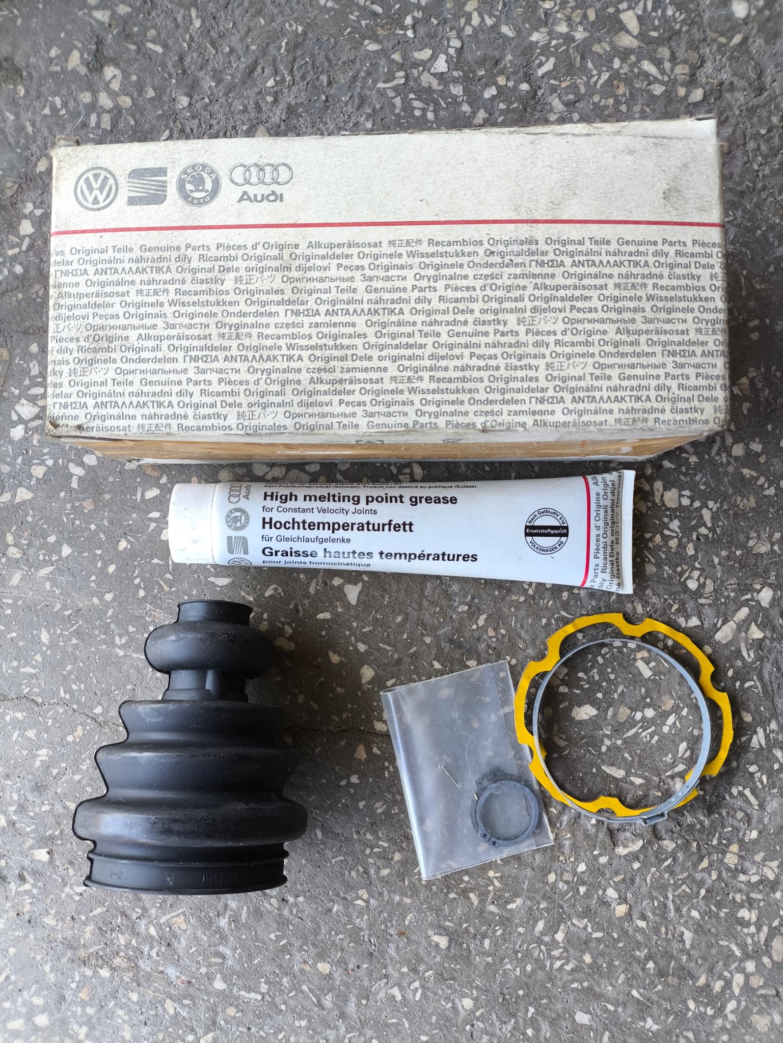 ЗАХИСТ ШАРНІРА VW VOLKSWAGEN TRANSPORTER T4 ОРИГІНАЛ КОМПЛЕКТ 701498201 