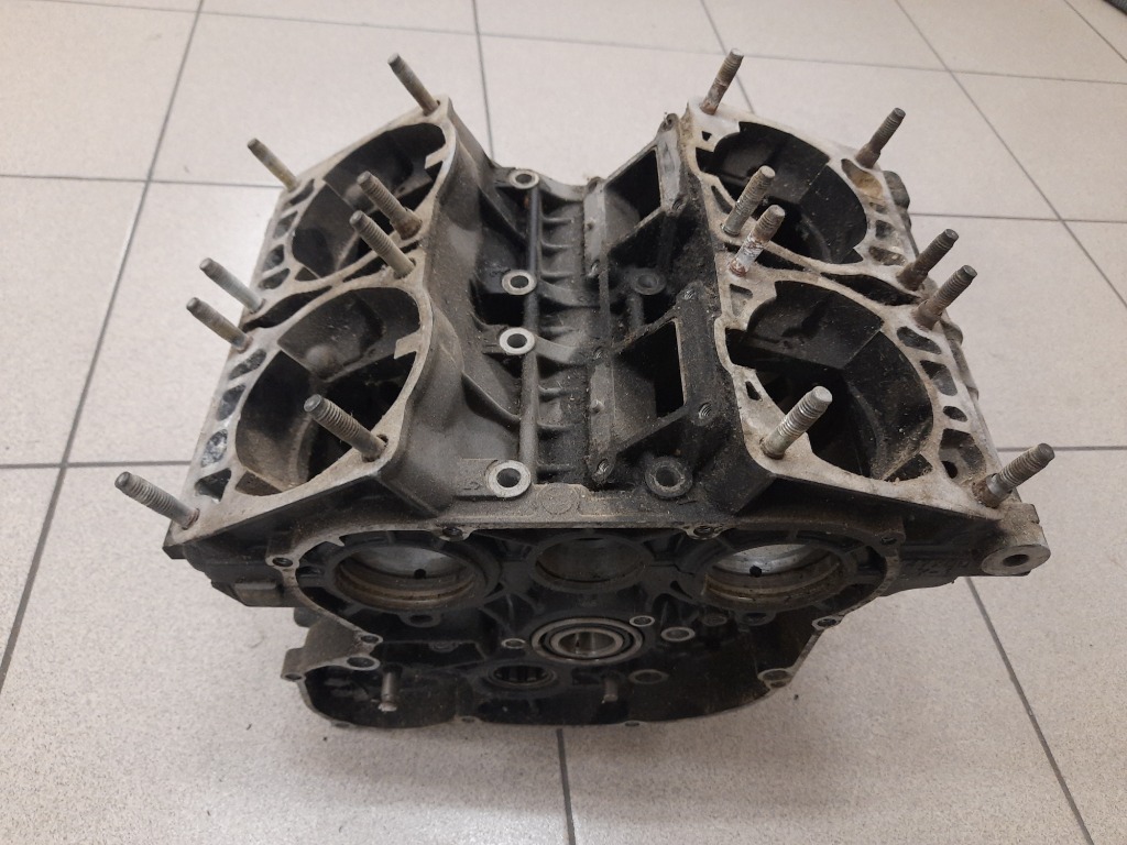YAMAHA RD500 RZ500 БЛОК ДВИГУНА CRANKCASE 
