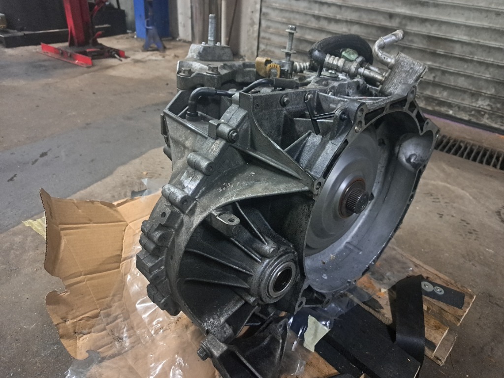 АВТОМАТИЧНА КОРОБКА ПЕРЕДАЧ FORD DS7R7000BG 