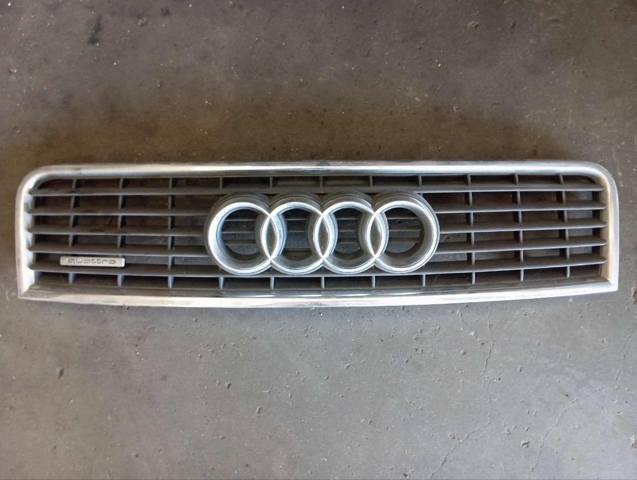ОРИГІНАЛЬНИЙ РЕШІТКА AUDI A4 B6 8E0853651 