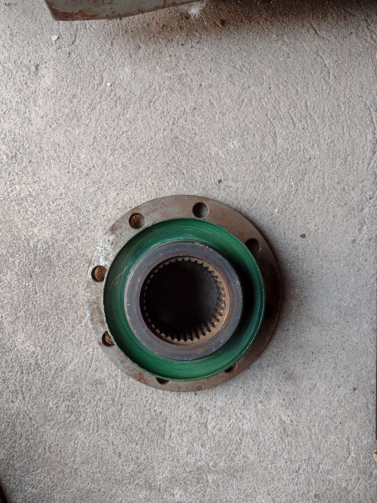 З'ЄДНАННЯ ВАЛУ Z FREZAMI - 38 FREZOW, 8 ОТВОРІВ FI14, УЩІЛЬНЮВАЧ 85 MM 