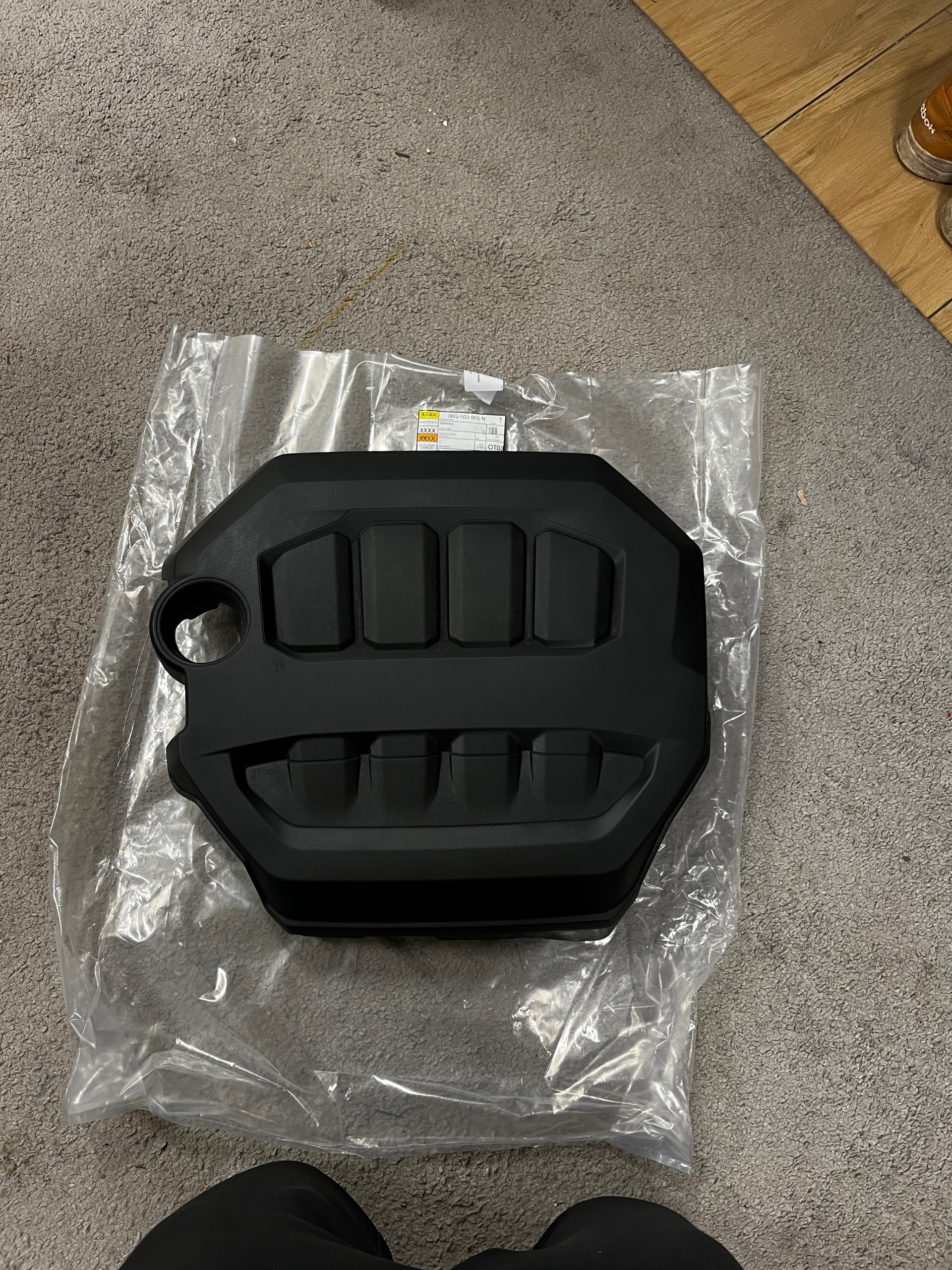КРИШКА ДВИГУНА 06Q103925 VW SKODA SEAT 