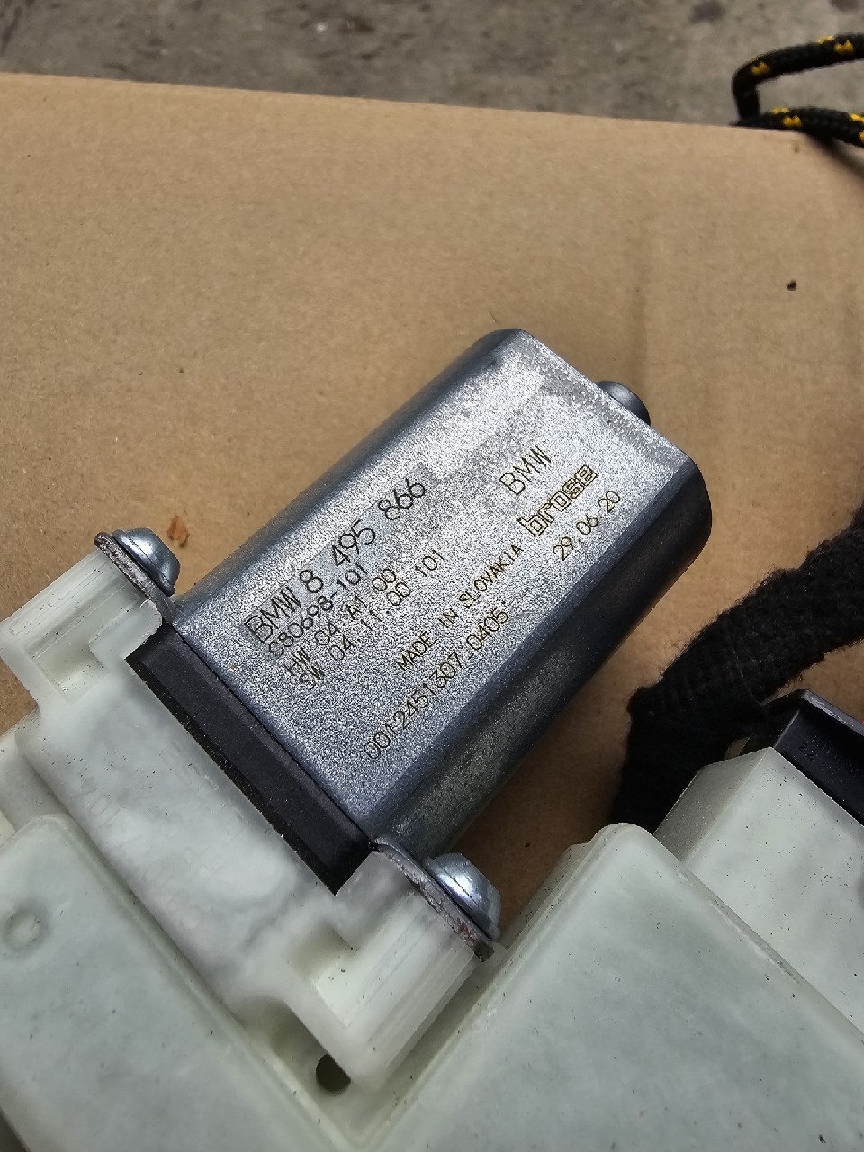 ДВИГУН ПІДНІМАЧА СКЛА ПРАВИЙ ПЕРІД BMW 3 G20 G21 G28 G80 I3 8495866 