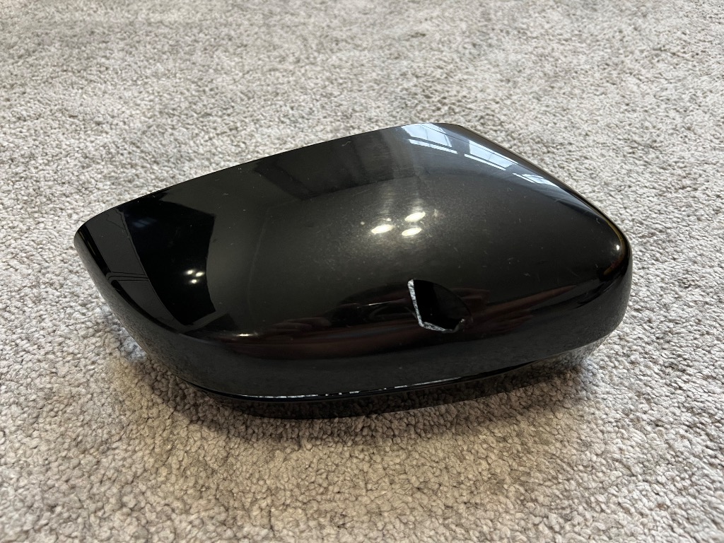 КРИШКА КОРПУС ДЗЕРКАЛА BMW G30 G31 ЧОРНА ПРАВА 51167422720 