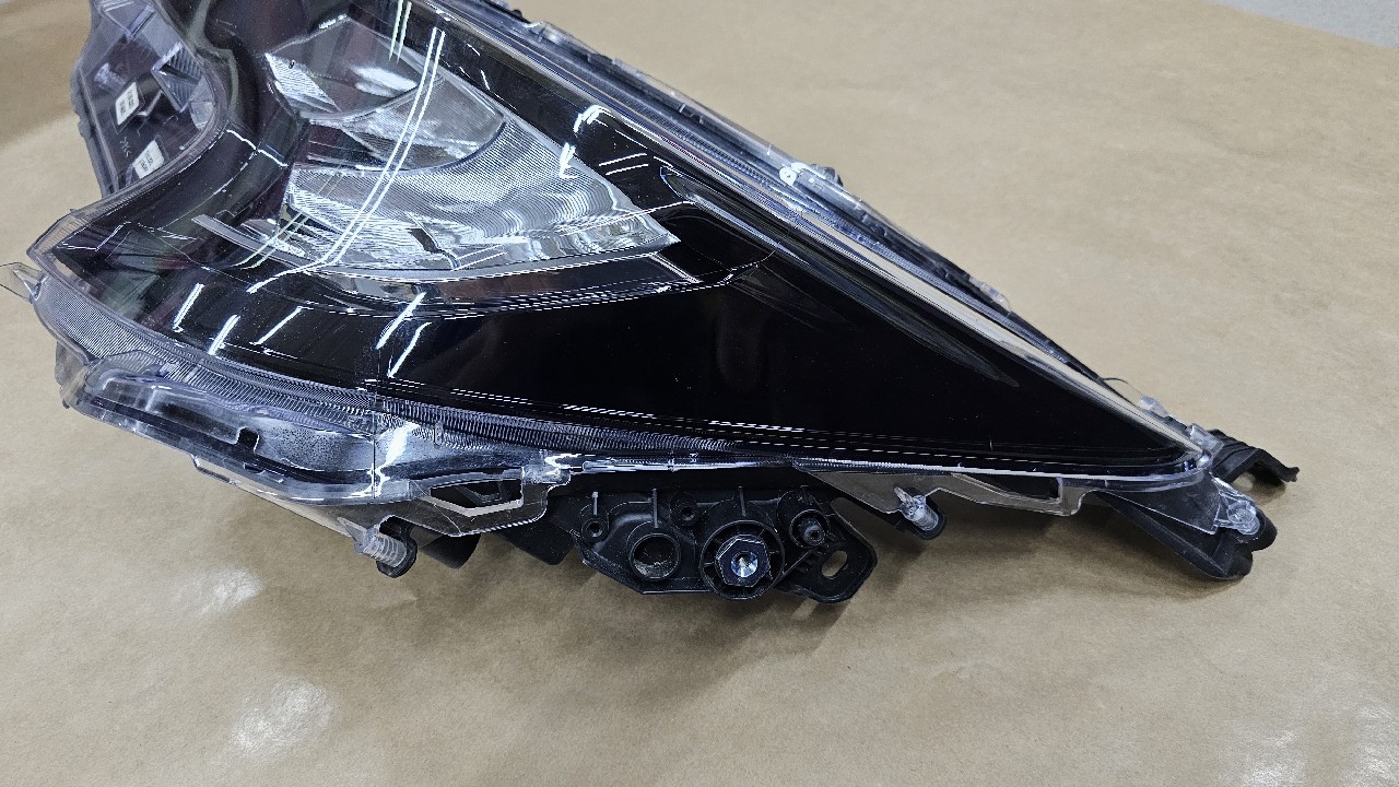 ФАРА ЛІВИЙ ФАРА TOYOTA COROLLA E21 90154118 