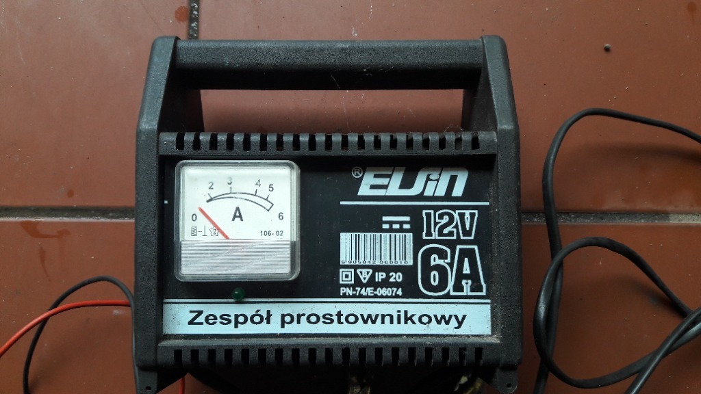 Prostownik / ładowarka do akumulatora ELSIN - 12 V | Szczecin | Kup ...
