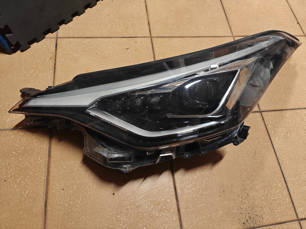 TOYOYA CHR РЕСТАЙЛ ФАРА ПЕРІД ЛІВА 81150-F4280 