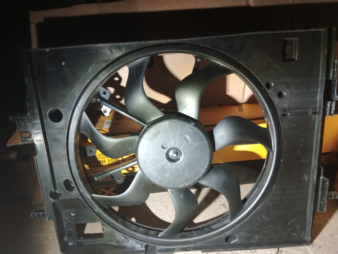 ВЕНТИЛЯТОР РАДІАТОРА NISSAN JUKE/ RENAULT ARKANA 214810845R 