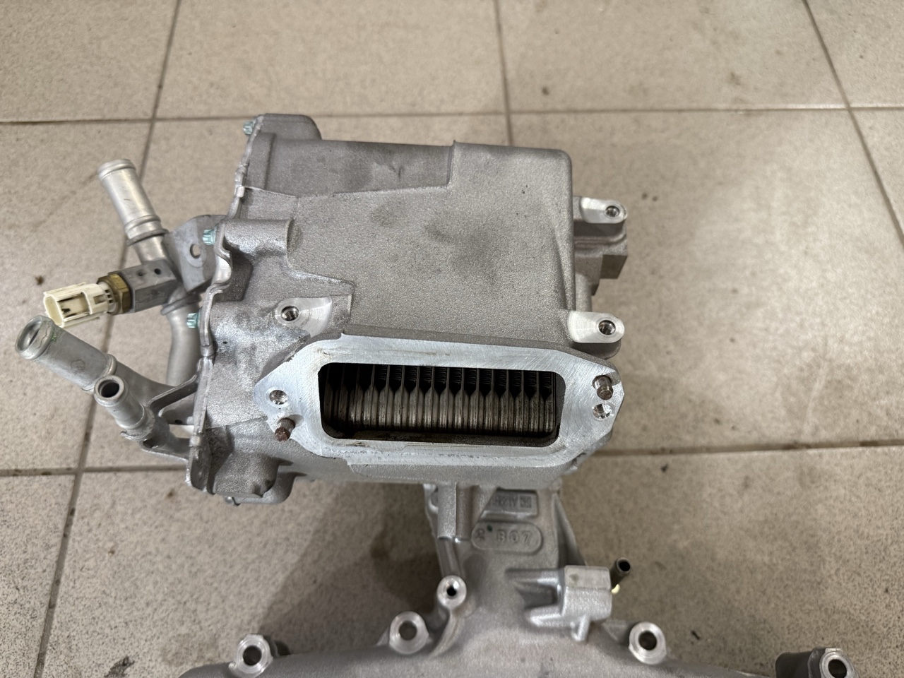 РАДІАТОР ПОВІТРЯ ІНТЕРКУЛЕР MAZDA HF0113565C 