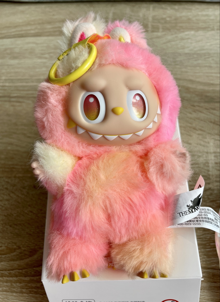 「LOYALTY」 POP MART Labubu Pop Mart Labubu Big Into Energy Loyalty - wiele kolorystyk