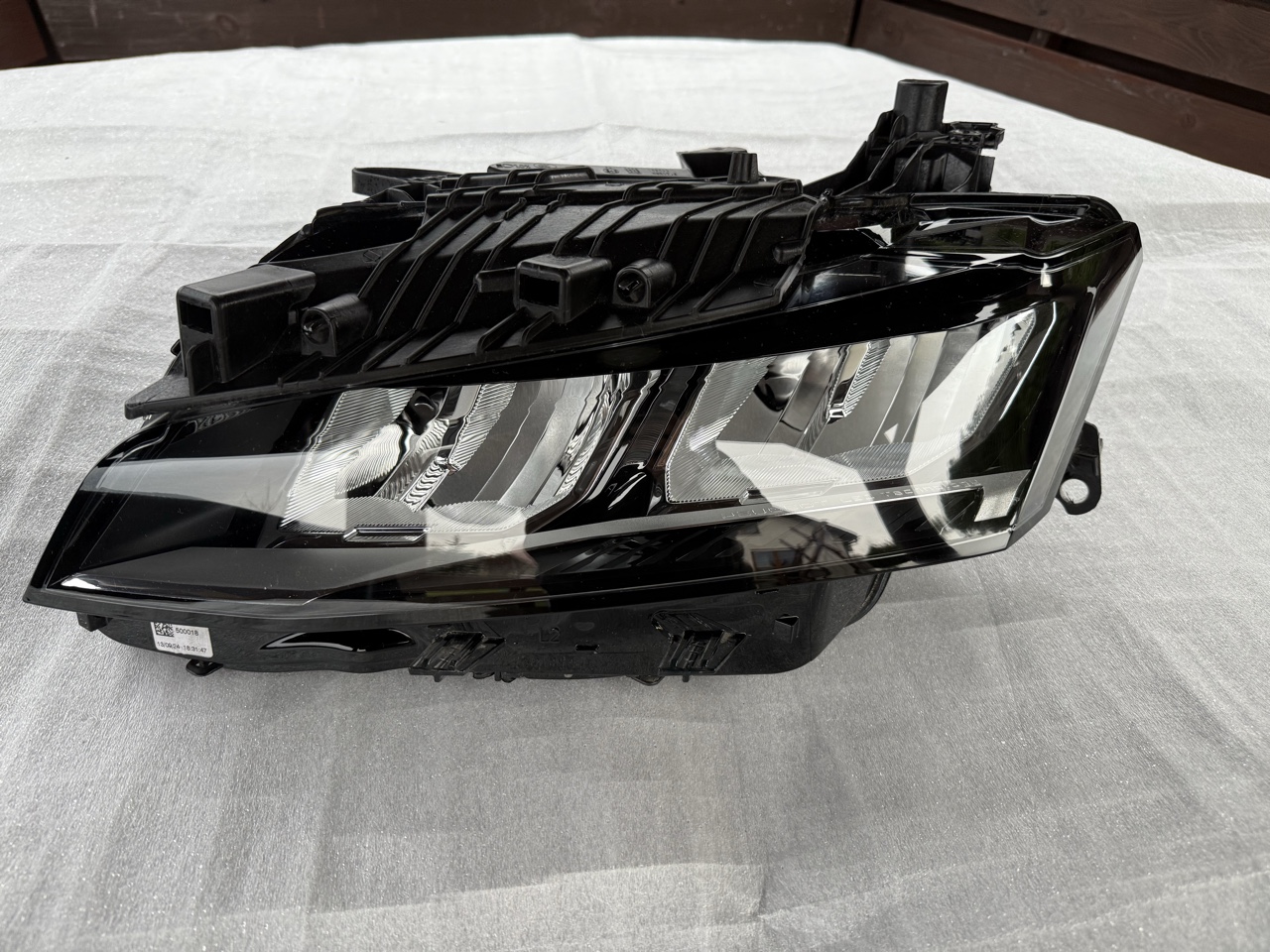 ФАРА ПЕРІД ЛІВА PEUGEOT 308 T10 3 ПОВНИЙ LED (СВІТЛОДІОД) OE 98516733 