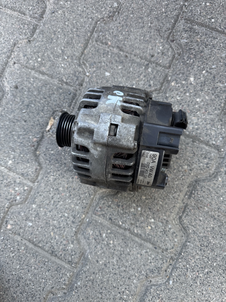 ГЕНЕРАТОР VW SKODA SEAT AUDI 03D903025J 