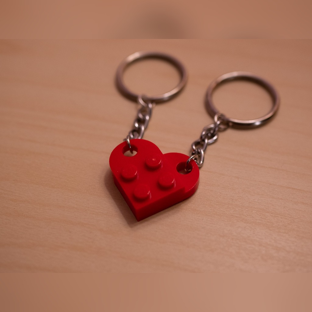 Zdjęcie oferty: Breloki Lego serce dla pary, przyjaciół, czerwone 