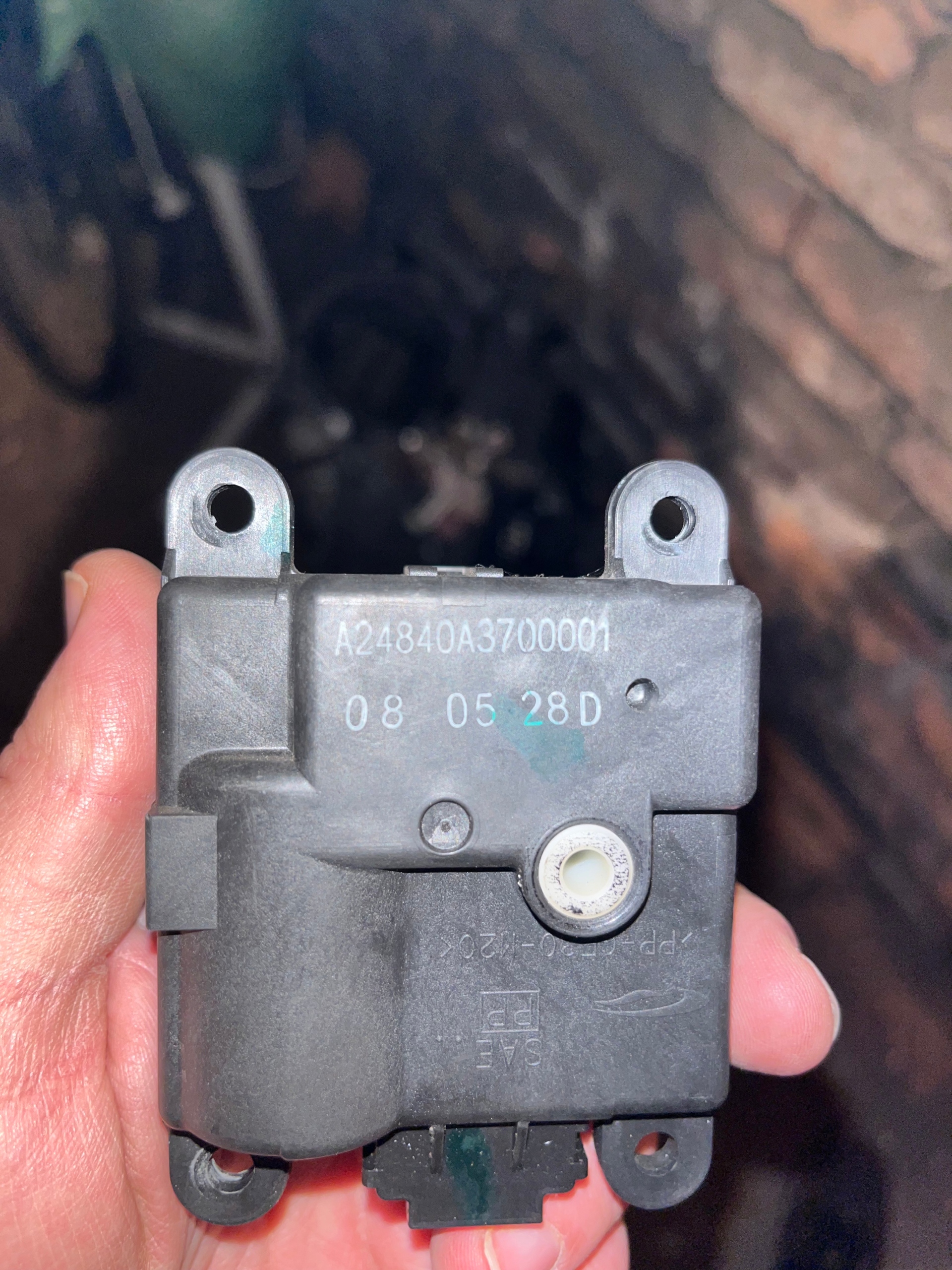 A24840A3700001 ДВИГУН НАДУВА HONDA CIVIC VIII UFO 