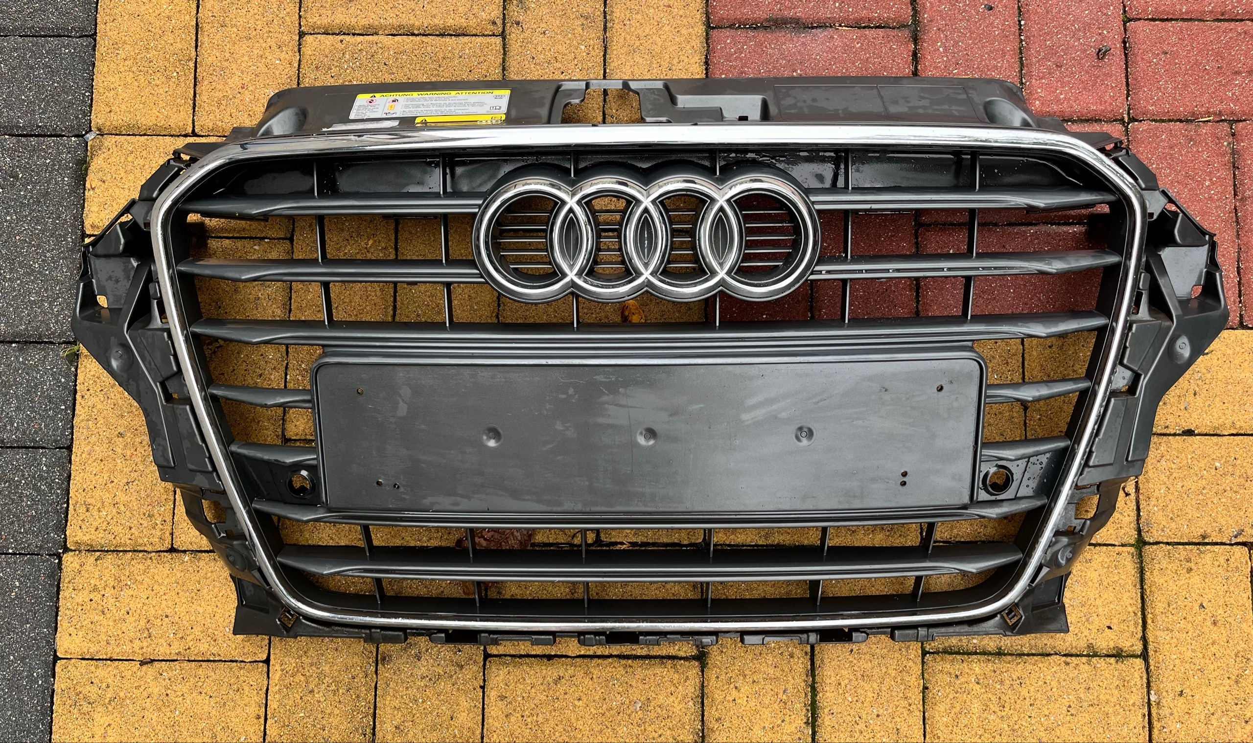 AUDI A3 8V РЕШІТКА РАДІАТОРА РАДІАТОРА / РЕШІТКА 8V5 835 037 
