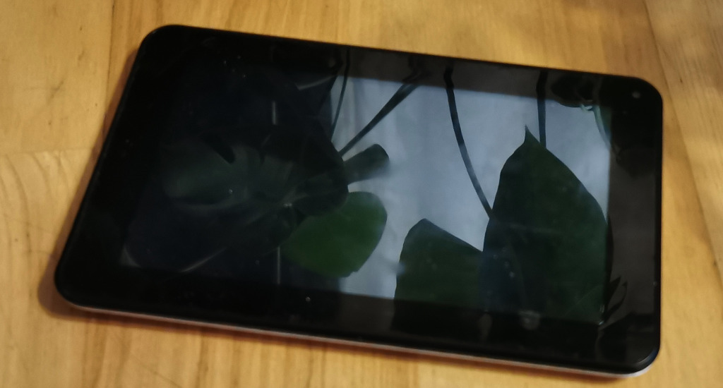 Stary tablet OMNIA V7 QUAD CORE 8GB Puławy Kup teraz na Allegro