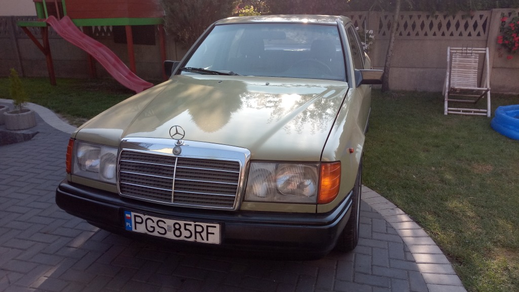 Mercedes W124 1986 Rok Wąska Listwa Bez Rdzy | Gostyń | Ogłoszenie Na Allegro Lokalnie