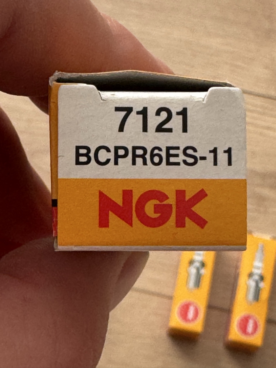NGK СВІЧКА ЗАПАЛЮВАННЯ NIKLOWA BCPR6ES-11 7121 4 ШТУКИ КОМПЛЕКТ 