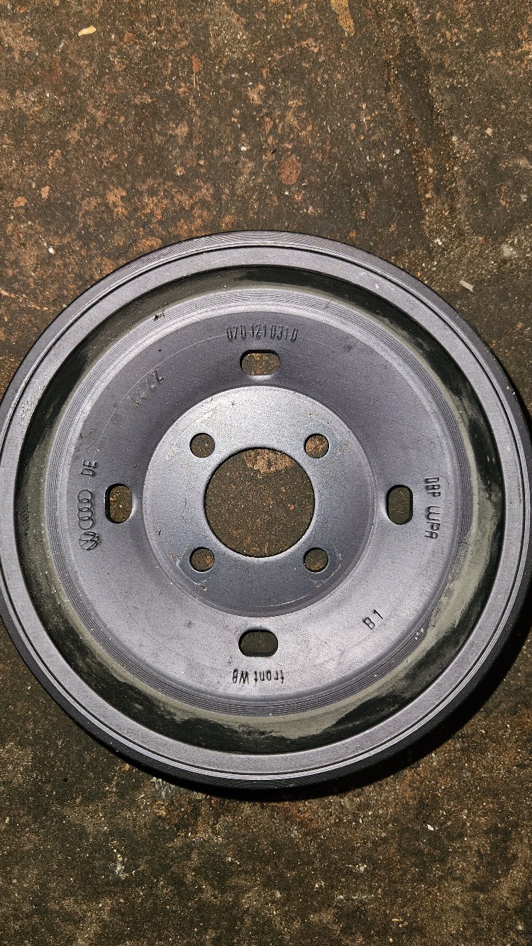 КОЛЕСО ШКІВ НАСОСУ ВОДИ 6.0 W12 4.0 W8 AUDI A8 BENTLEY ПАСАТ 07D121031D OEM 