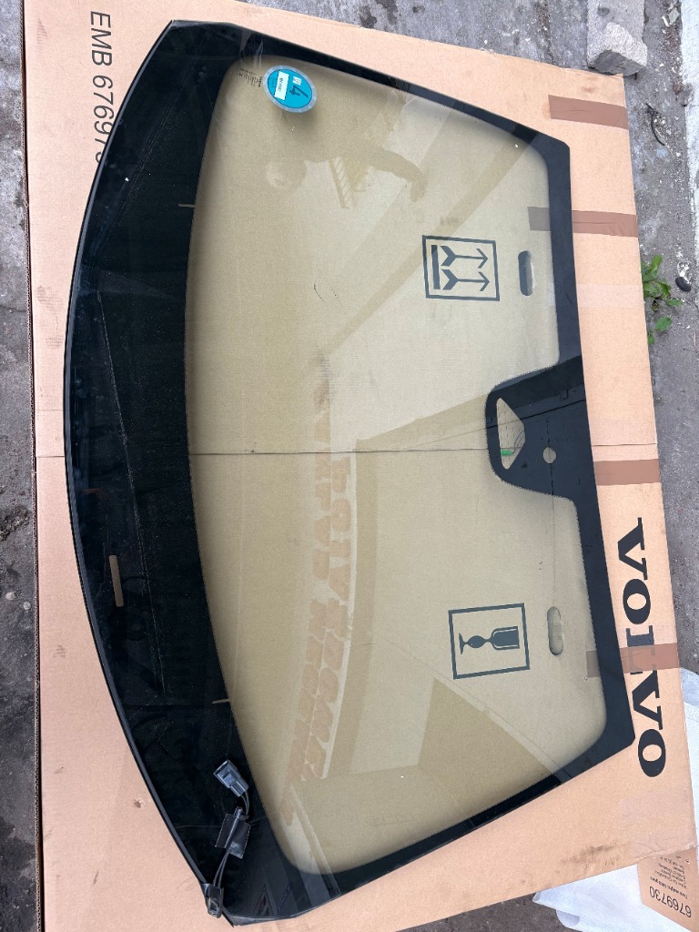 VOLVO V60 РІК 2023 ПЕРЕДНЯ СКЛО 32368962 