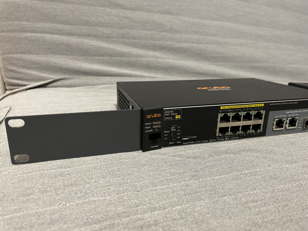 Switch HP Aruba 25308G PoE+ J9774A Poznań Kup teraz na Allegro