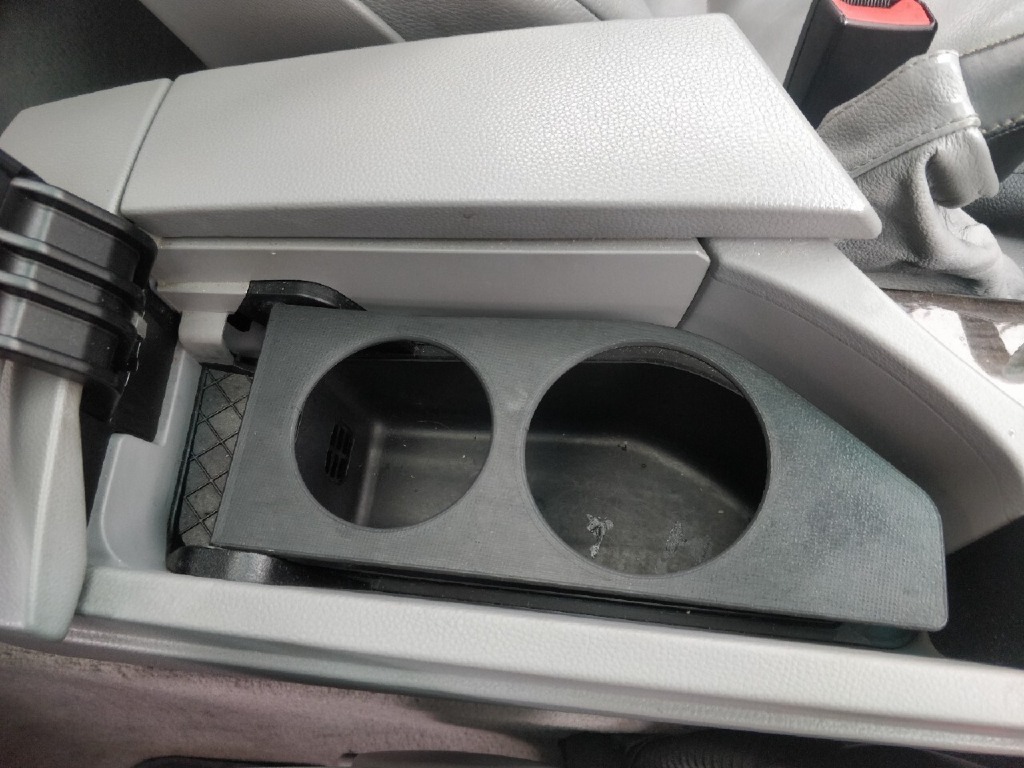 Uchwyt na kubki / cup holder BMW E60/E61 Zagórzany Kup teraz na