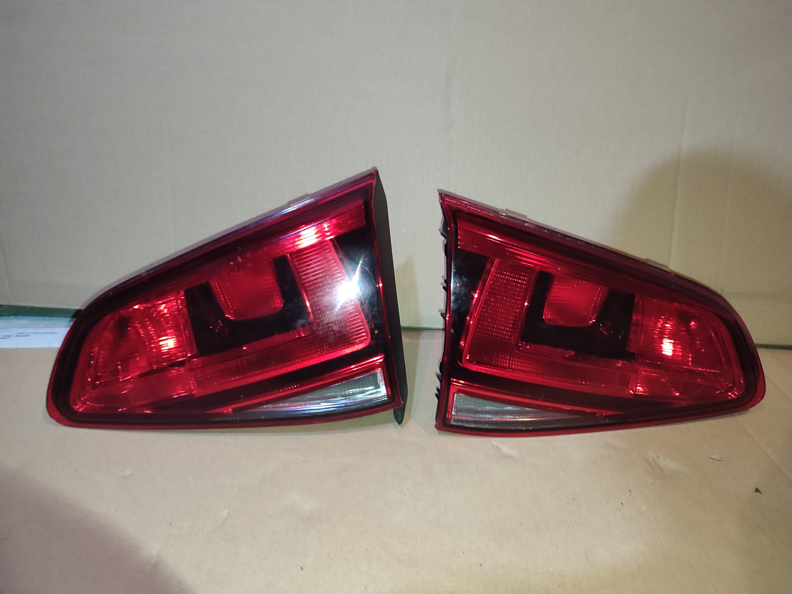 VW GOLF VII ФАРИ ЗАДНІ W КРИШКУ БАГАЖНИКА 5G0945093AE 5G0945094AE 