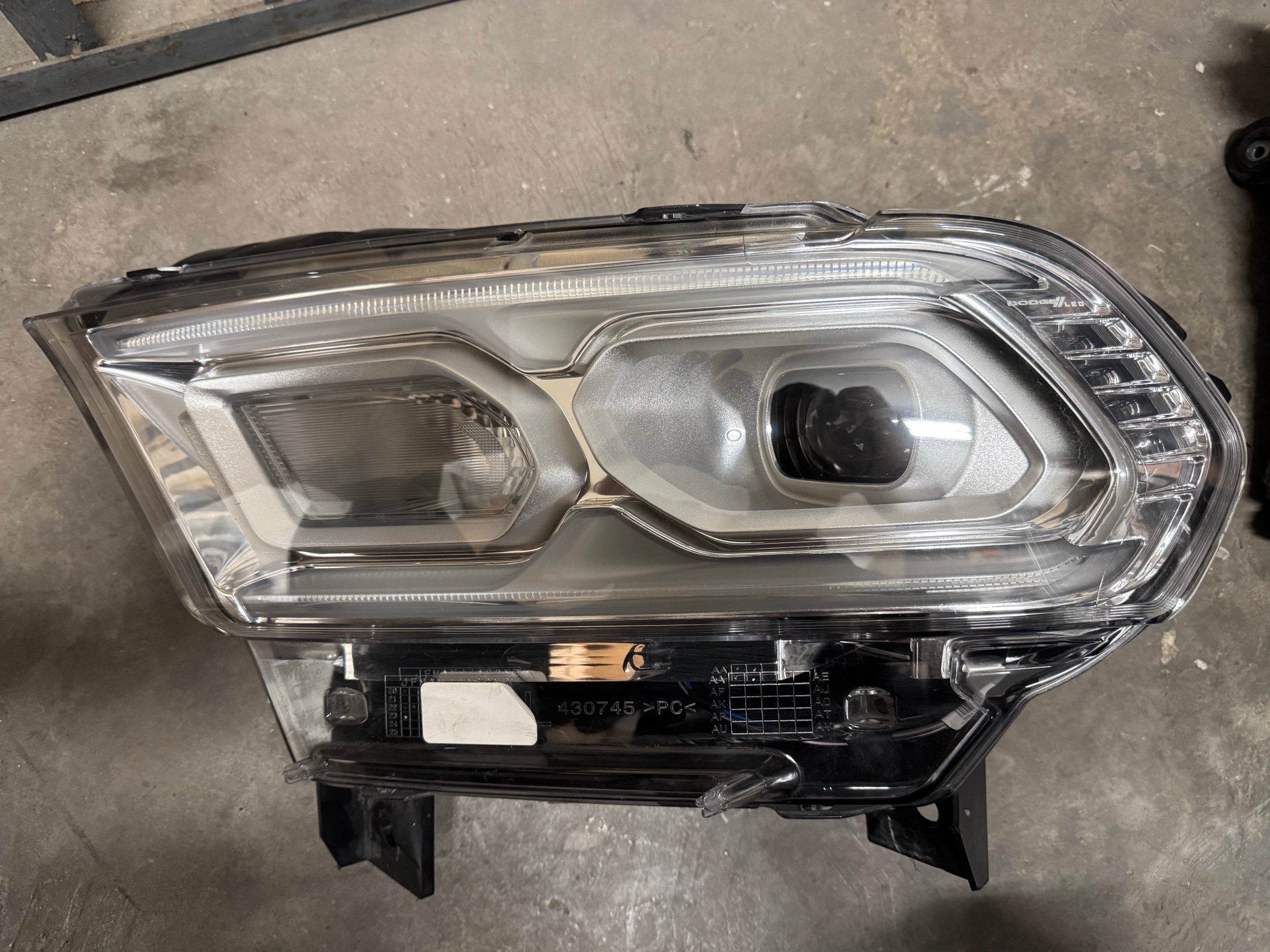 DODGE DURANGO РЕСТАЙЛ 2021- ФАРА ФАРА LED (СВІТЛОДІОД) ЛІВА (P) 68433777AF 033123 