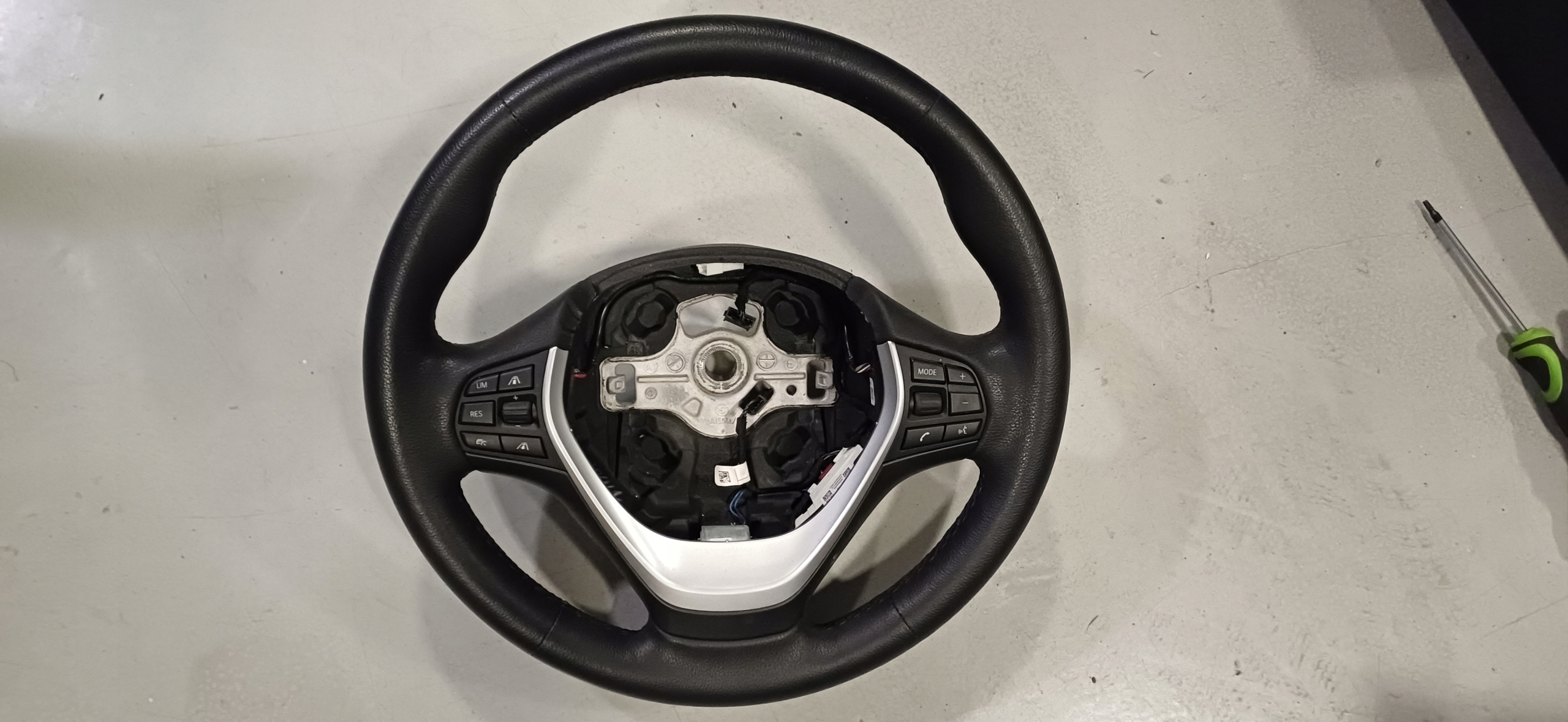 BMW F20 F30 F32 РУЛЬ ОБОГРЕВАЮЩИЙ КОЖА VIBRO 7468008 РЕСТАЙЛ 19R ИДЕАЛЬНАЯ 