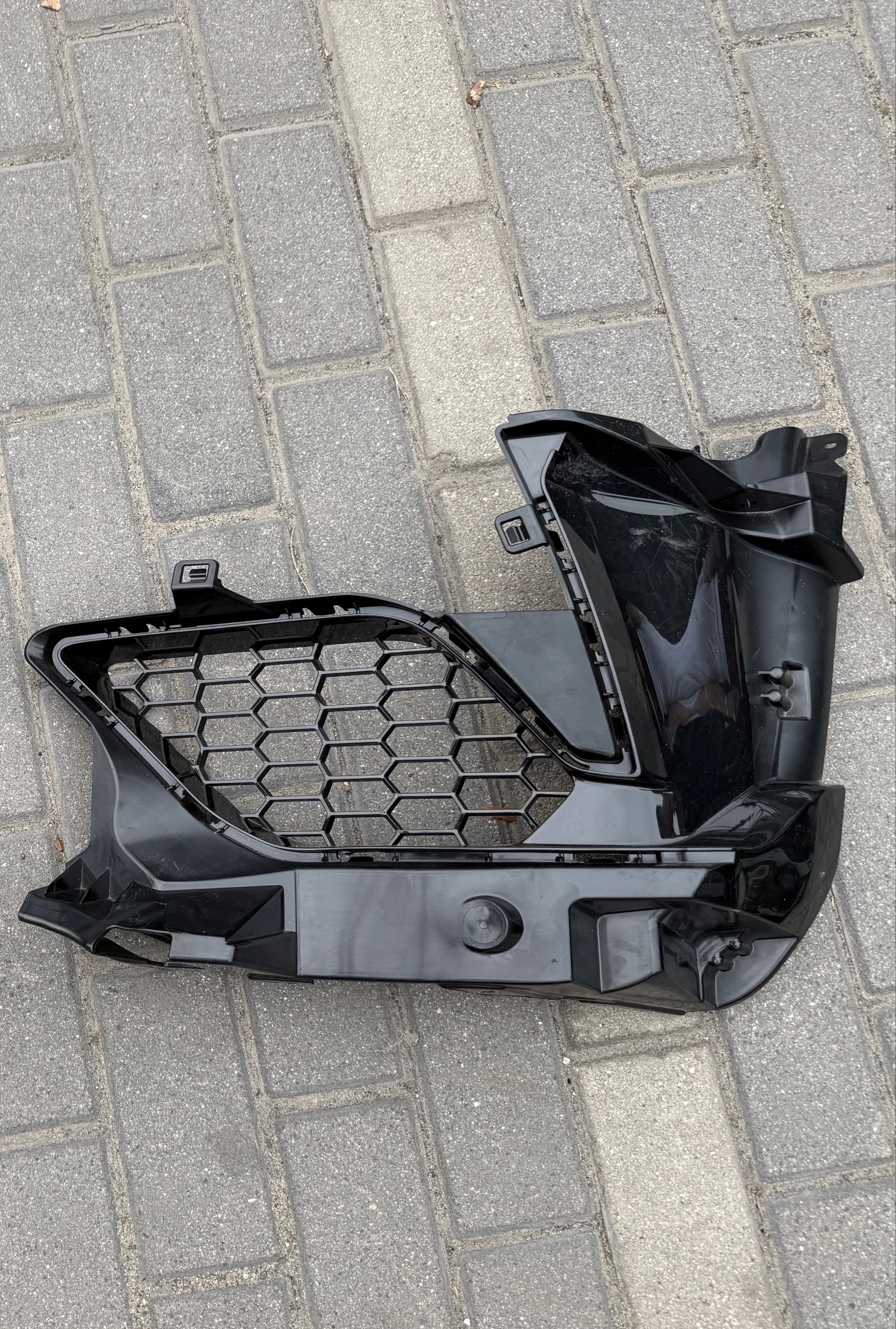 BMW M2 F87 COMPETITION ЛІВА РЕШІТКА БАМПЕРА ПЕРІД 8073521 
