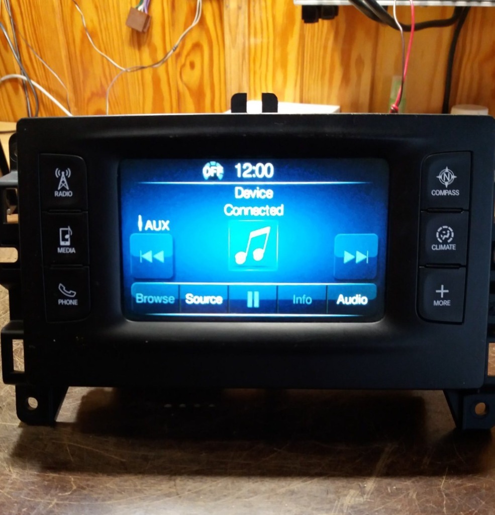 Radio Chrysler 200 Jeep Cherokee P68237070AC OEM Terespol Kup teraz
