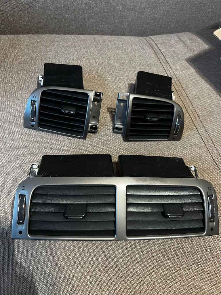 РЕШІТКИ ОБДУВІВ 6W83-19K617-A 6W83-19C893CF 6W83-19C696CF JAGUAR XKR X150 